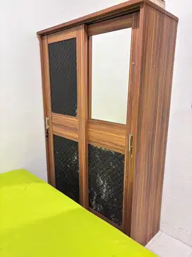 Lemari bekas 2 pintu