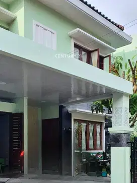 Rumah Modern SemiFurnished 2Lt di Perumahan One Gate Sistem Di Mlati