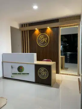 meja dan backdrop resepsionis , interior custom