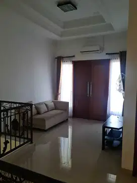 FR rumah cantik siap huni, strategis area Rawamangun, Jakarta Timur