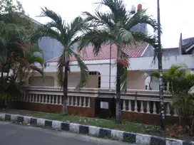 Rumah 1 lantai rapi disewakan di Pulomas, LT 300m2, strategis