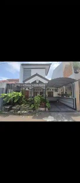Dikontrakan/ disewakan Rumah siap huni 2 lt dalam komplek  di Condet