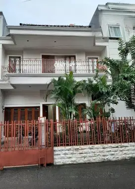 Rumah Lokasi Strategis Disewakan Di Pondok Indah