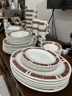 Dinner set Marina England