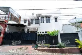 Rumah Kost 2 Lantai Daerah Ikan Paus Dekat SMAK Santo Yusuf dan Suhat