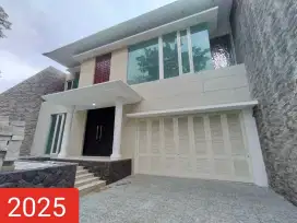 Tropical Minimalis Eastwood Citraland Surabaya Barat