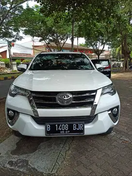 FORTUNER 2.4 VRZ 4X2AT/PUTIH