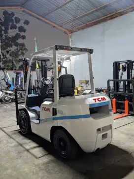 Forklift TCM 3 Ton,Manual,Tiang Fullfreelift,Isuzu C240,Tahun 2017