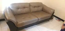 Sofa kulit Informa