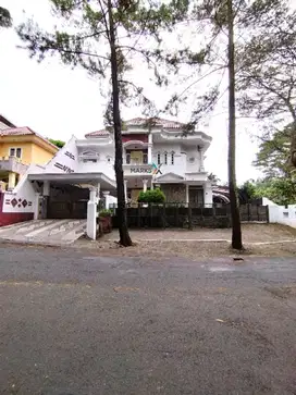 Dijual Rumah Mewah di Raya Boulevard Riverside, Blimbing Malang