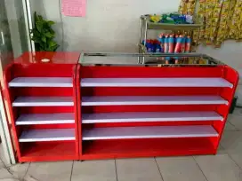 Meja kasir Lurus