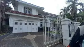 Rumah Mewah Kondisi Terawat Baik 2 Lantai diPejaten 5 Menit Jalan Kaki