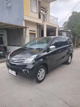 Toyota avanza km 54 rb setangan dr baru th 2012