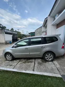 Nissan Livina 2010 Bensin