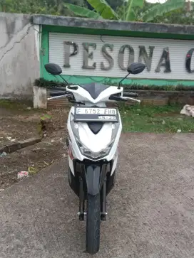 Nia:BEAT CBS FI PLAT F KAB PAJAK HIDUP WARNA PUTIH MOTOR BERGARANSI