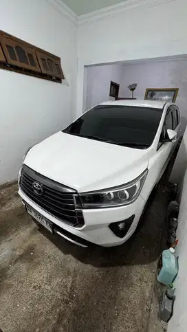 Toyota kijang innova 2022 2.4 V AT