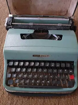 Mesin Ketik Jadul Olivetti Lettera 32 Tosca