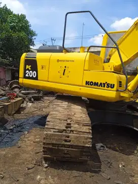 Exavator Komatsu PC200-8 tahun 2013