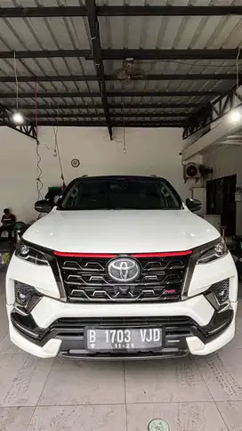 FORTUNER 2.4 VRZ 4X2 A/T DIESEL TRD 2020 AKHIR