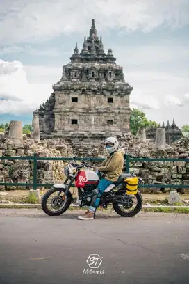 Royal Enfield SCRAM 411 special color
