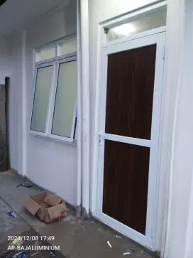 Pembuatan kusen aluminium