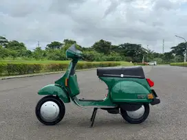 Vespa excel T5 looks british racing green