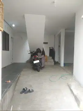 Di Sewakan Rumah Tinggal, Di Jalan kecapi 3, Meruya Utara, Jakarta Brt