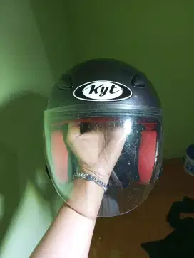 Dijual cepat helm KYT original