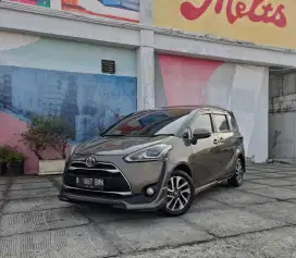 Toyota Sienta 1.5 Q AT 2016