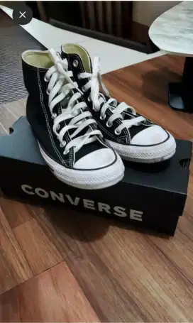Preloved Converse Chuck Taylor All star Hi