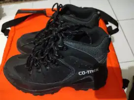 Sepatu Gunung Co-trek Duri Ukuran 40
