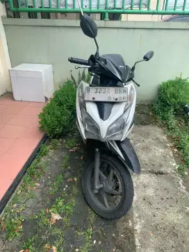Honda Vario warna putih