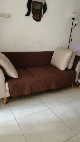 Kursi sofa ruang tamu