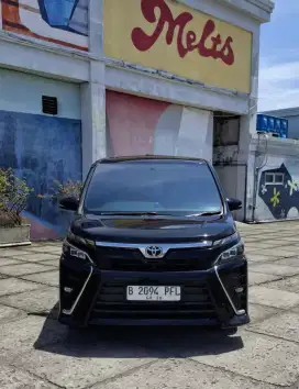 Toyota Voxy 2.0 Bensin AT 2018