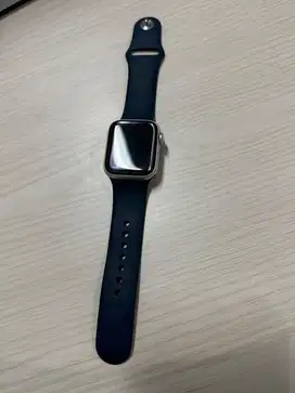Apple watch SE 40 mm warna silver biru