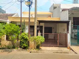 Dijual Rumah 1,5 lantai, di Taman Pulogebang ,Jaktim