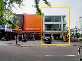 Disewakan Ruko Gandeng, 3 Lantai di Tebet Barat Raya