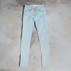Uniqlo Skinny Stretch Jeans Light Blue Wash