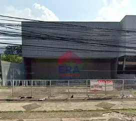 Ruang Usaha Di Poros Jalan Letjend Sutoyo, Area Parkir Luas