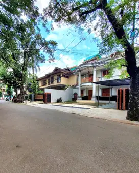 MURAH! Rumah Kebayoran baru dijual. Dekat Jalan utama - NEGO sd DEAL