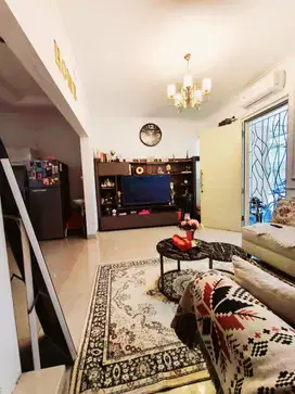 DOWN PRICE, 3 LANTAI, FULL FURNISHED, STRATEGIS DI GRAND WISATA