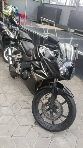 Honda cbr old 150 2010 mulus orisinil pajak panjang surat lengkap