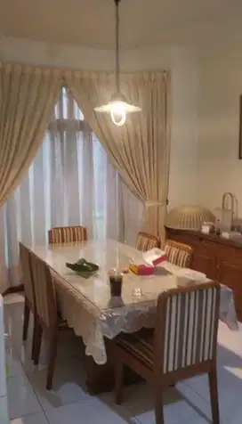Disewakan Rumah Mewah 2 Lantai Fullfurnish Di Setramurni