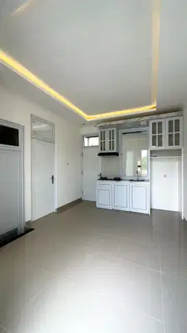 Townhouse Klasik Modern Strategis & Mewah, Cuma Booking 1 Juta!”