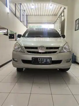 Toyota Kijang Innova 2005 Bensin