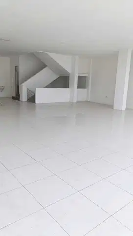 Dijual Cepat Ruko Gandeng 2 dan 3 Lantai Plus Lantai Dak