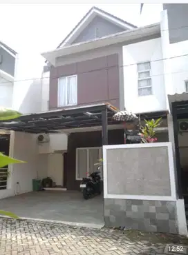 Rumah dalan cluster pinggir jalan dengan lokasi nyaman di cipayung