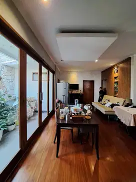 Rumah lux,interior mewah,lantai full parkit,pejaten,kalibata.komplek