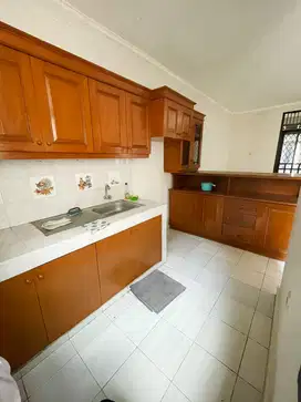 Rumah Mewah 2 Lantai di Bintaro Sektor 3-Lokasi Strategis
