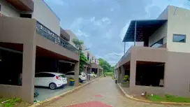 Rumah 2 Lantai dengan Desain Kustom dan Fasilitas Lengkap